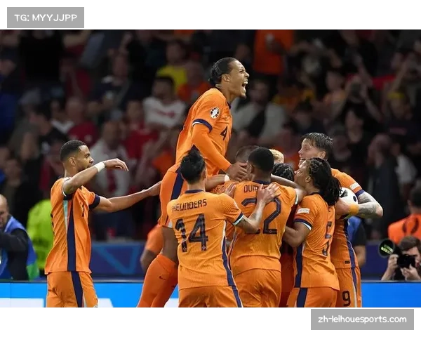 荷兰科曼三中卫体系 德里赫特领衔防守与加克波支点作用